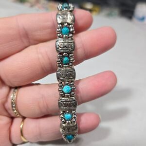 Silver Tone And Turqouise Beading Bracelet